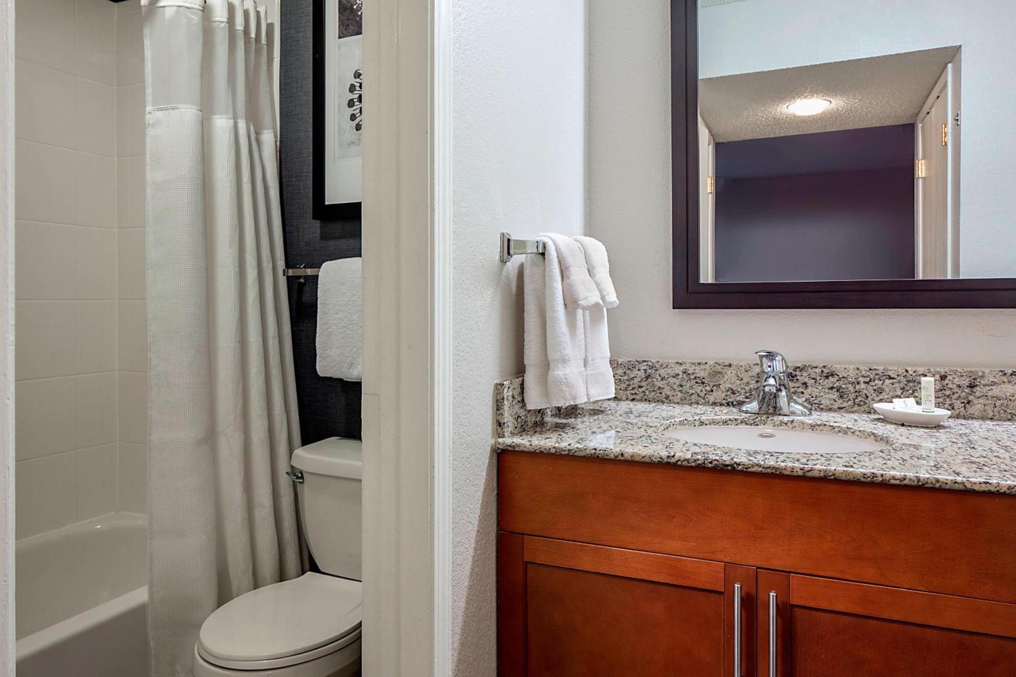 Dallas Colinas Hotel 3*