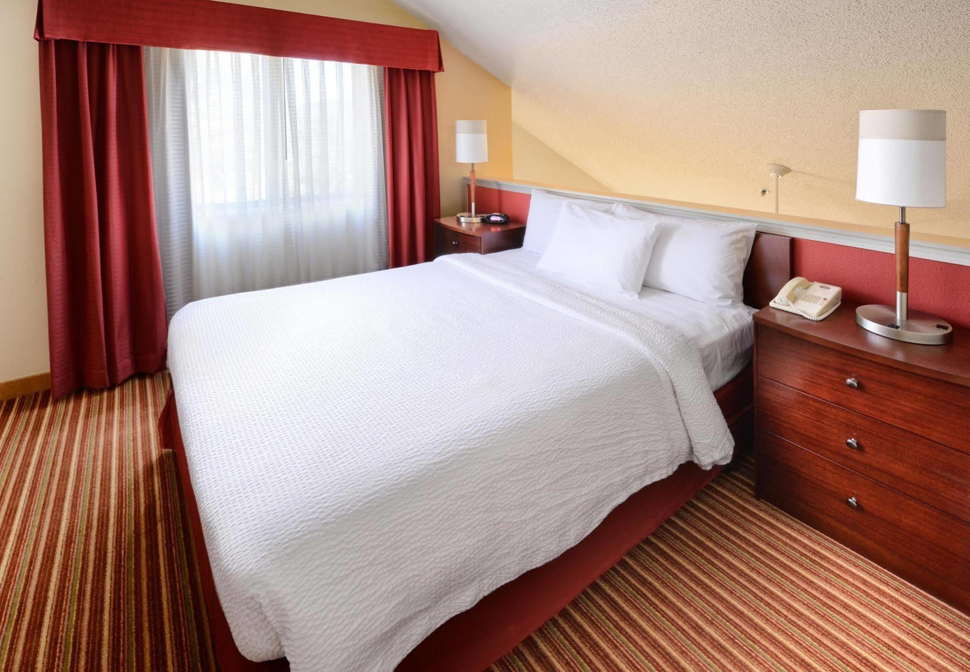Dallas Colinas Hotel 3*