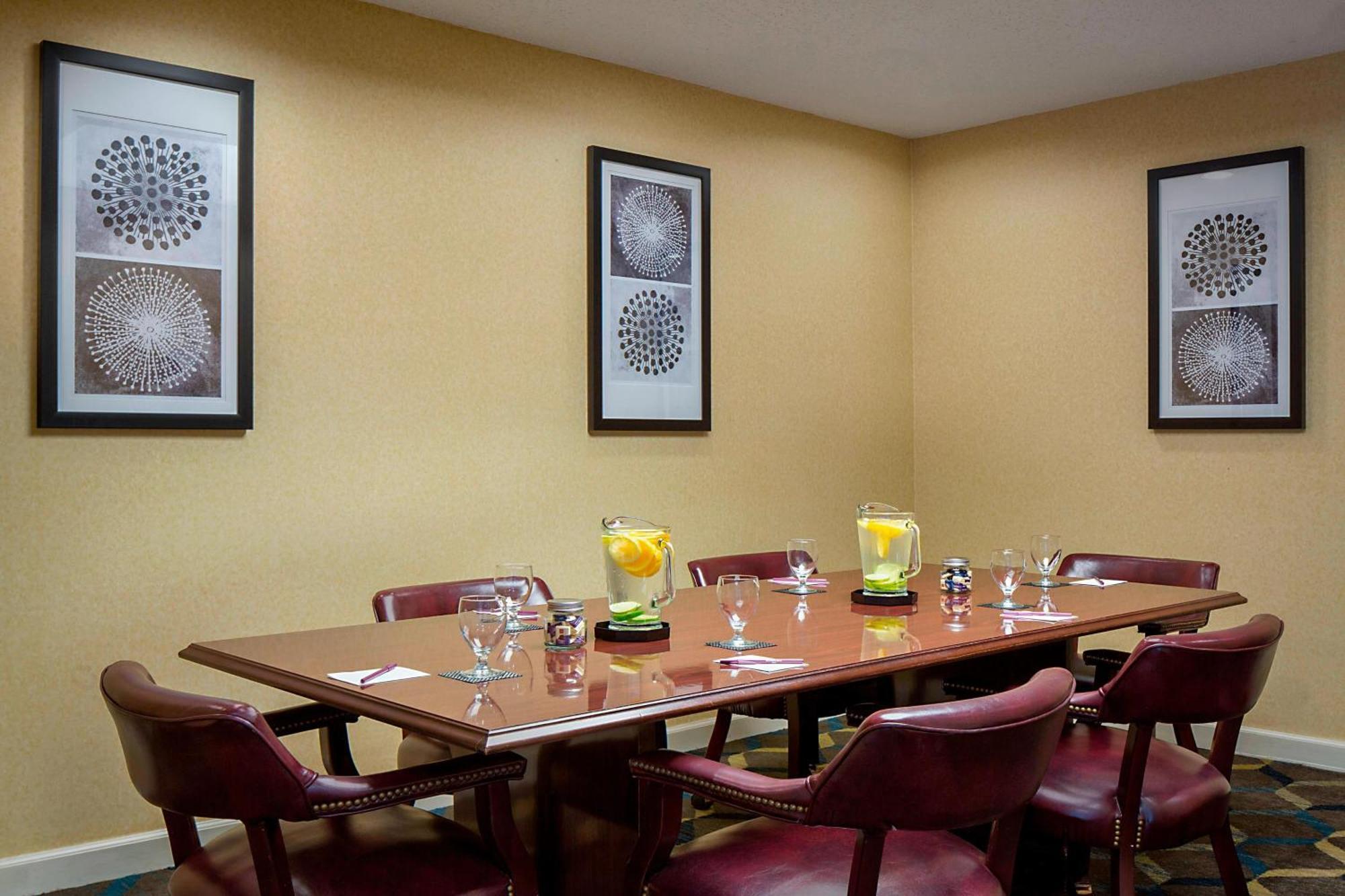 Dallas Colinas Hotel 3*