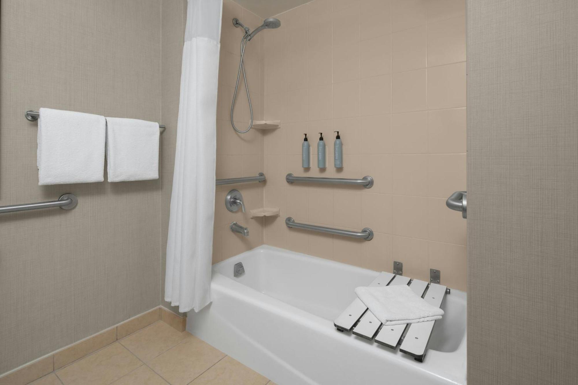 Hotel Dallas Colinas 3*